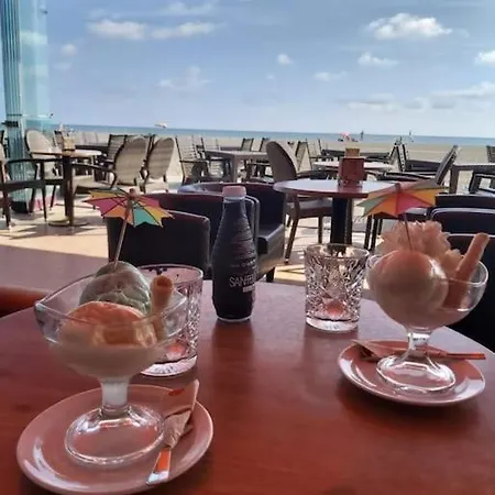 Frente Al Mar, Familiar Y Acogedor.